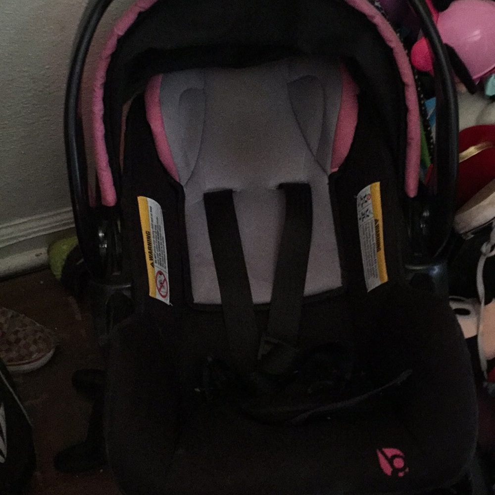 Baby car seat from newborn to 22 lb